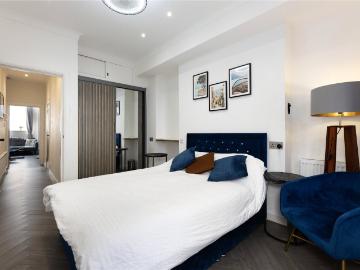 Apartment at Alderney Street, City of Westminster