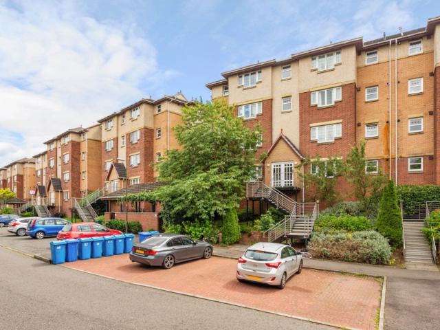 Apartment at Almondview, Livingston