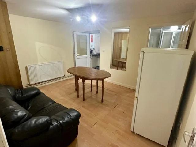 Apartment at Almorah Road, Greater London