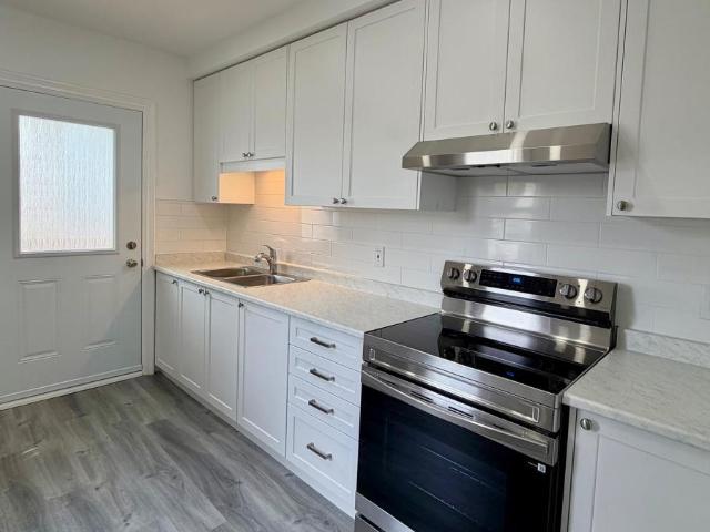 apartment at APARTMENT A 5 MILL STREET, Halton Hills, Ontario, L7J1G8