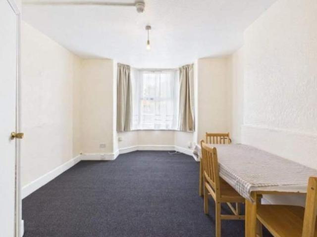 Apartment at Arthur Road, Greater London