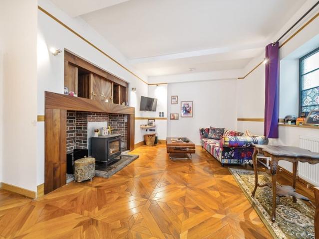 Apartment at Arbutus Drive, Bristol