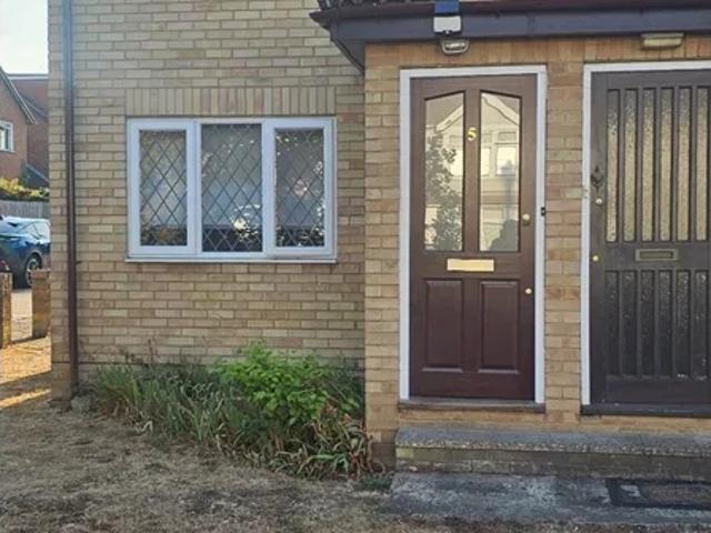 Apartment at Ardrossan Gardens, Epsom and Ewell