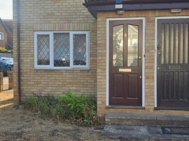 Apartment at Ardrossan Gardens, Epsom and Ewell