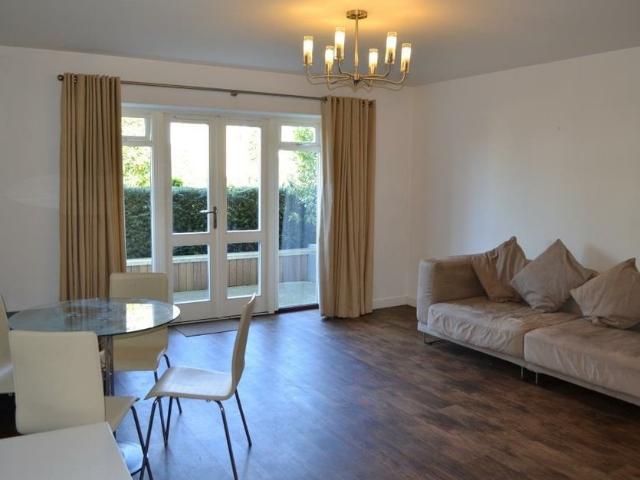 apartment at Arlington House, 1 Park Lodge Avenue