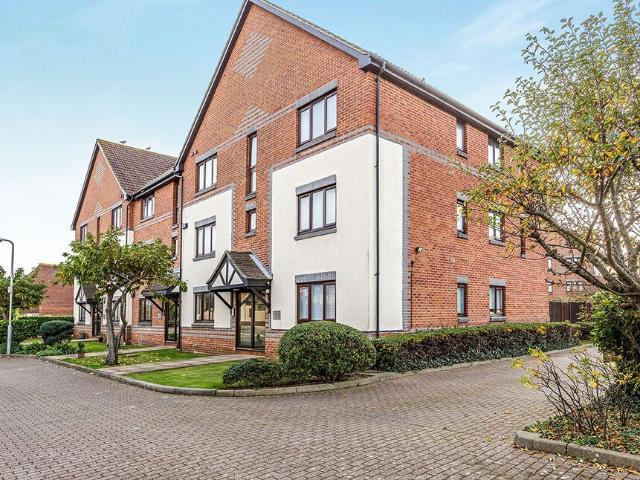 Apartment at Armory Lane, Portsmouth