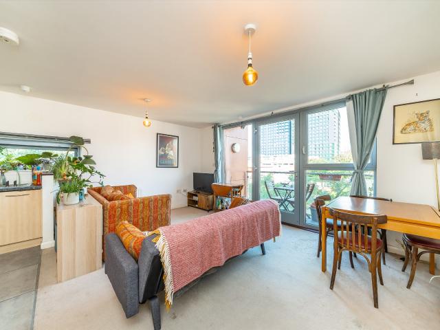 Apartment at Ascalon Street, Greater London