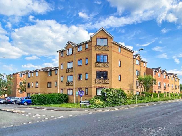 Apartment at Ascot Court, Rushmoor