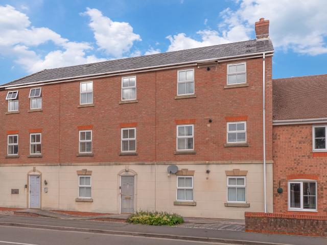 Apartment at Ascote Lane, Metropolitan Borough of Solihull