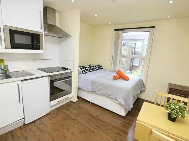 Apartment at Ashmore Road, City of Westminster