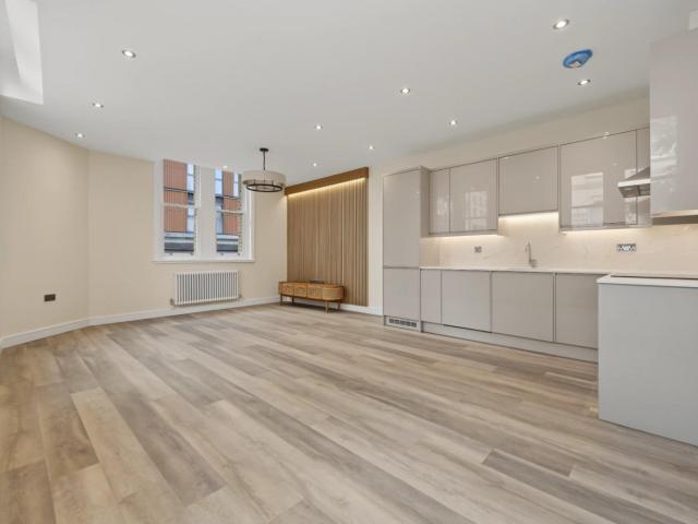 Apartment at Ashwin Street, Greater London