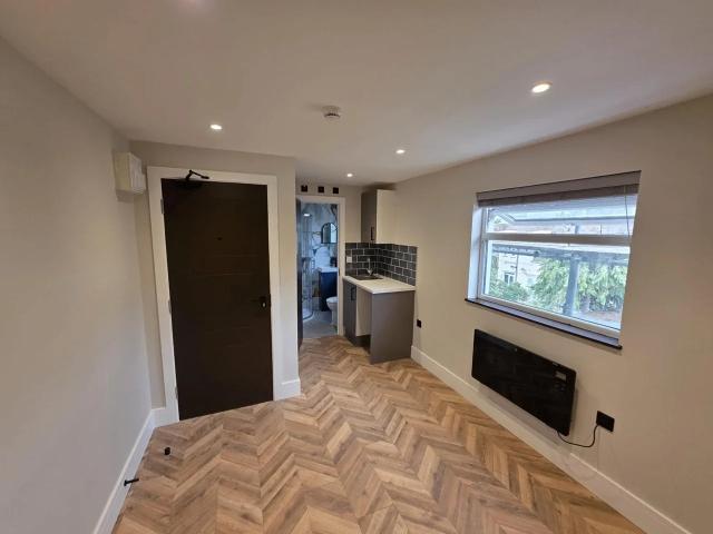 Apartment at Aubyn Square, Greater London