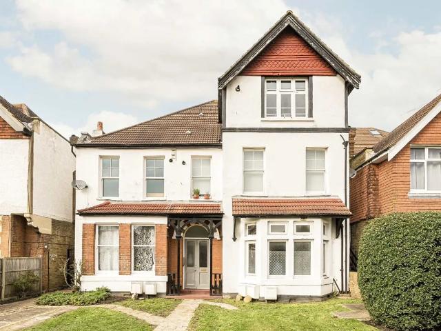 Apartment at Avenue South, Greater London