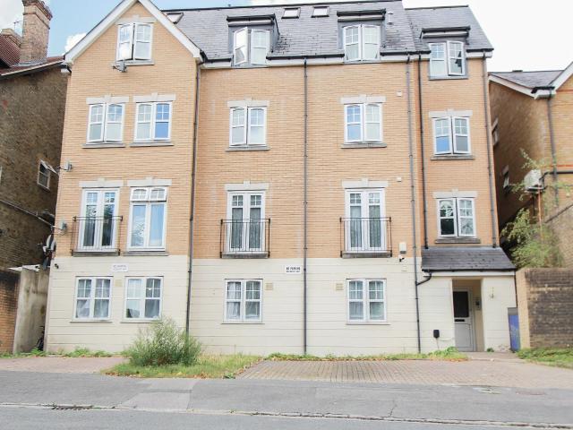 Apartment at Avondale Road, Greater London