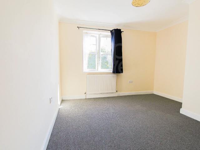 Apartment at Avondale Road, Greater London