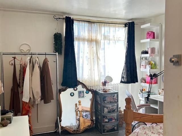 Apartment at Aytoun Road, Greater London