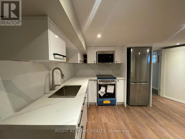 apartment at B – 807 DUPONT STREET