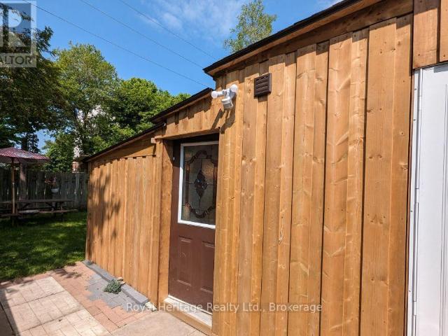 apartment at B 204 COURT STREET, Oshawa, Ontario, L1H4W7