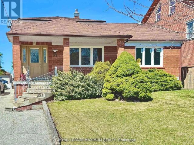 apartment at B LOWER 82 CALVINGTON DRIVE, Toronto, Ontario, M3M2M1