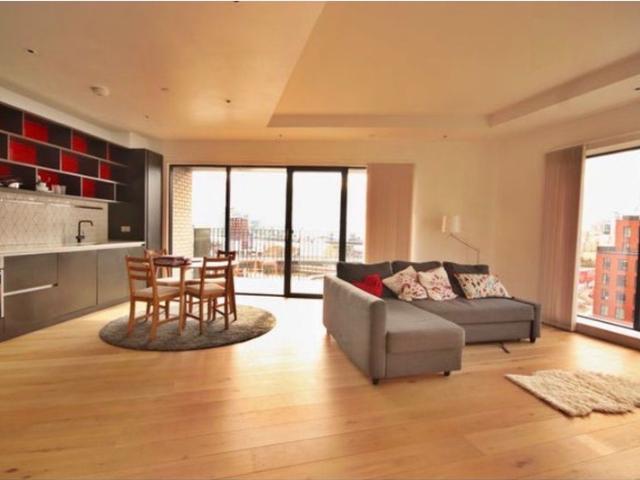 Apartment at Botanic Square, Greater London