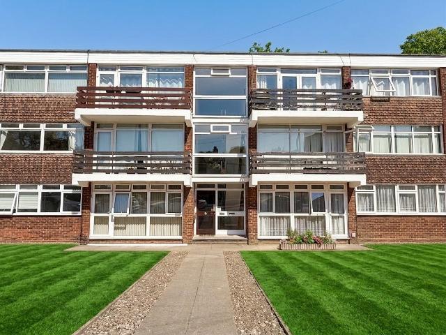 Apartment at Bourne Way, Greater London