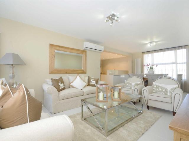 Apartment at Boydell Court, Greater London
