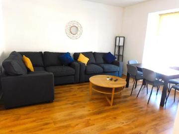 Apartment at Bonnet Road, Lanark