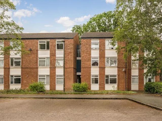 Apartment at Borland Road, Greater London
