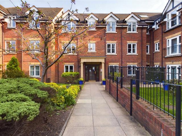 Apartment at Bath Road cycle path, Reading