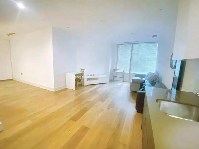 Apartment at Bath Road, Greater London