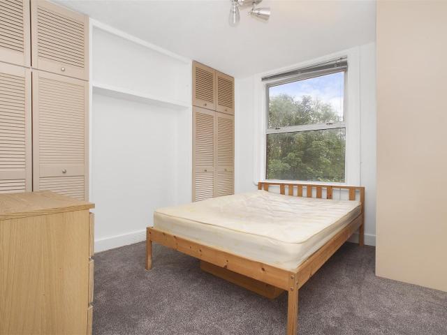Apartment at Bathurst Gardens, Greater London