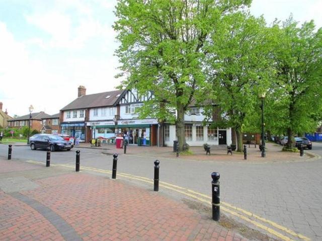 Apartment at Bathurst Walk, Richings Park