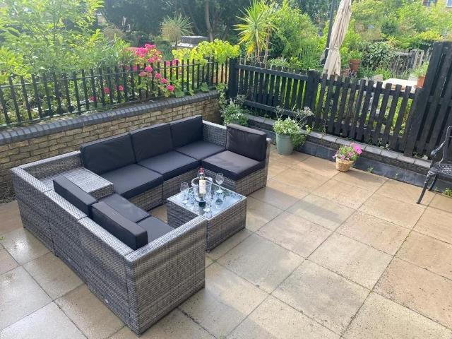 Apartment at Back Church Lane, Greater London
