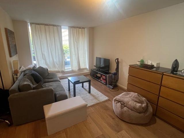 Apartment at Balham High Road, Greater London