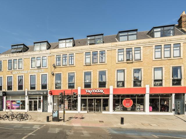 Apartment at Balham High Road, Greater London