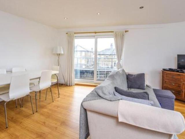 Apartment at Balham High Road, Greater London