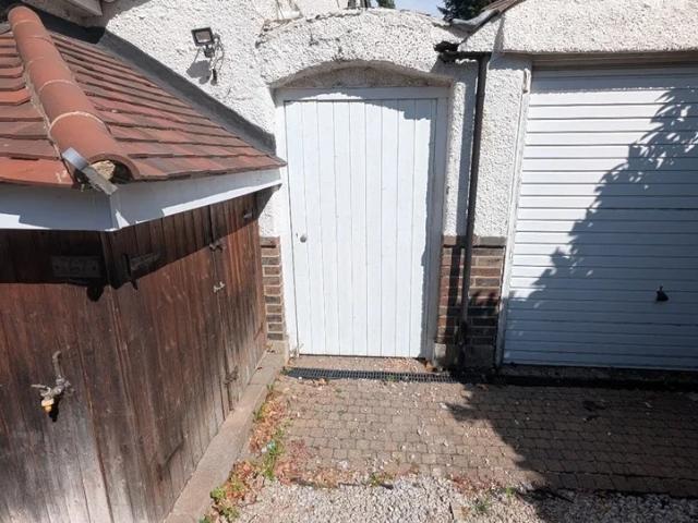 Apartment at Ballards Way, Greater London