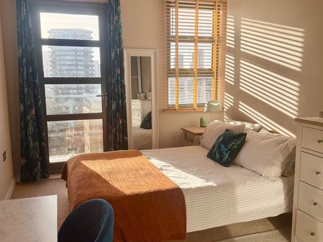 Apartment at Balmes Road, Greater London