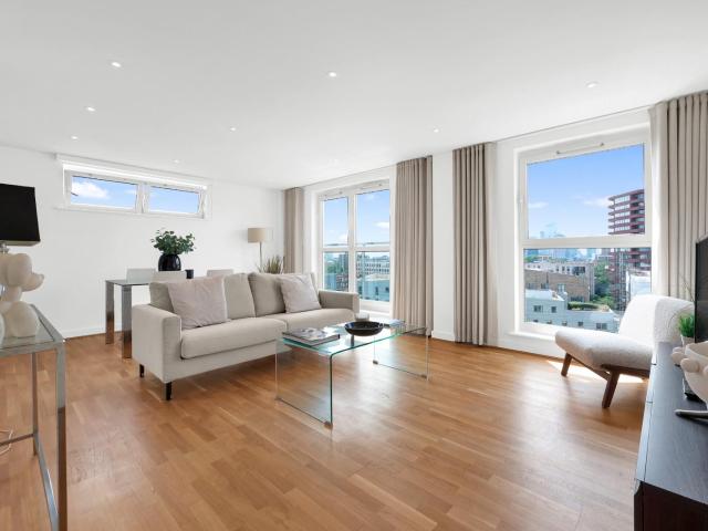 Apartment at Balmes Road, Greater London