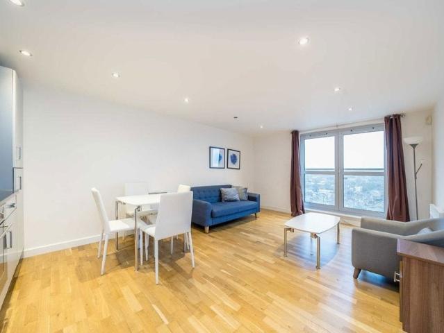 Apartment at Balmes Road, Greater London