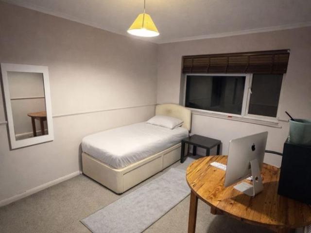 Apartment at Bannings Vale, Brighton