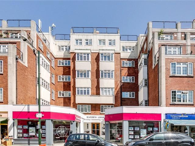 Apartment at Barnes High Street, Greater London