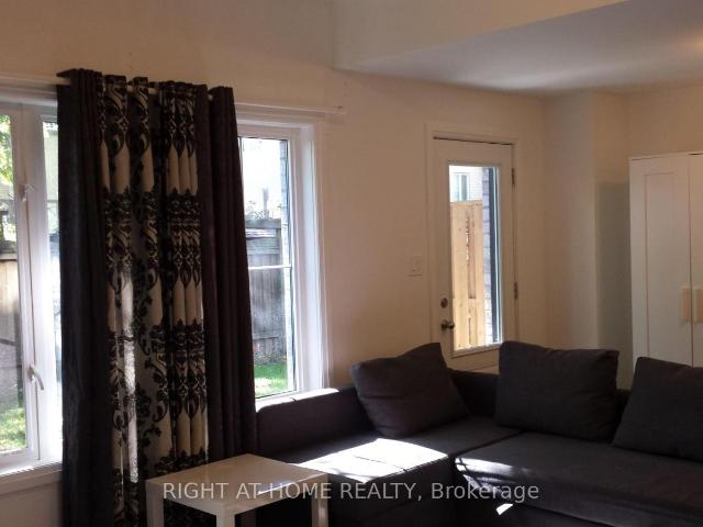 apartment at BASEMENT – 39 STALLIBRASS LANE S
