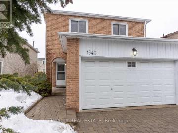 Apartment to rent in Pickering - Parking