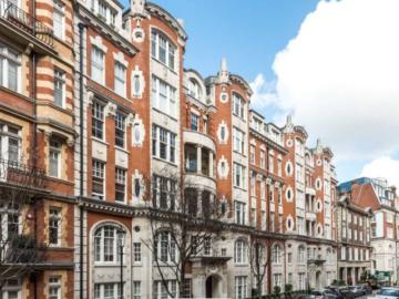 Apartment at Basil Street, Greater London