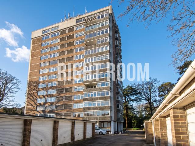 Apartment at Bassett Avenue, Southampton