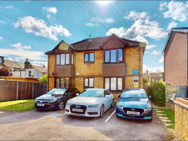 Apartment at Bettles Close, Greater London