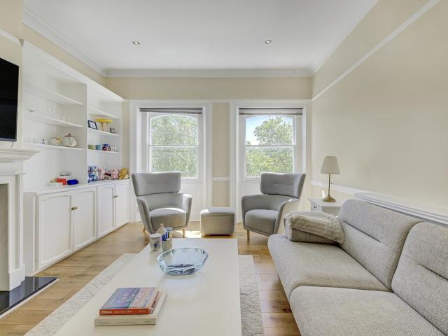 Apartment at Beaufort Gardens, Greater London
