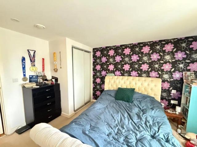Apartment at Beavers Lane, Greater London