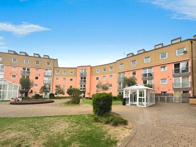 Apartment at Bedfont Road, Greater London